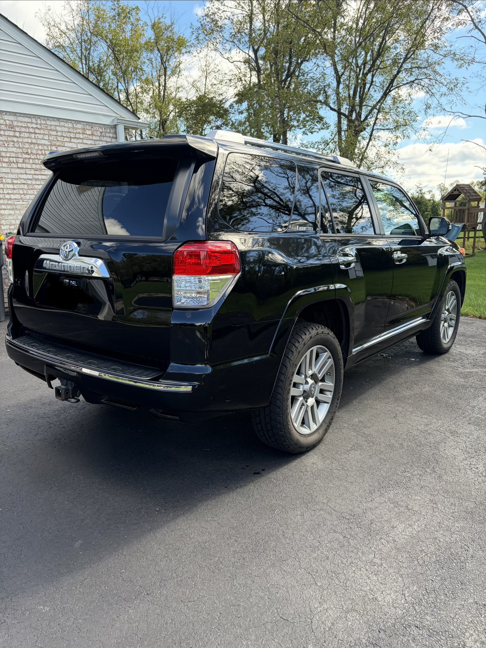 Used 2012 Toyota 4Runner Limited AWD/4WD image 2