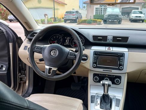Used 2010 Volkswagen CC Sport image 14