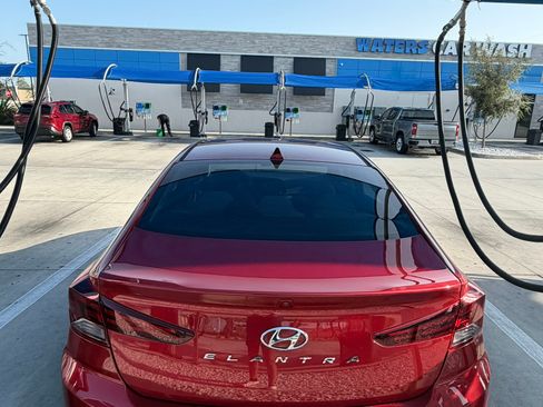 Used 2020 Hyundai Elantra SEL FWD image 10