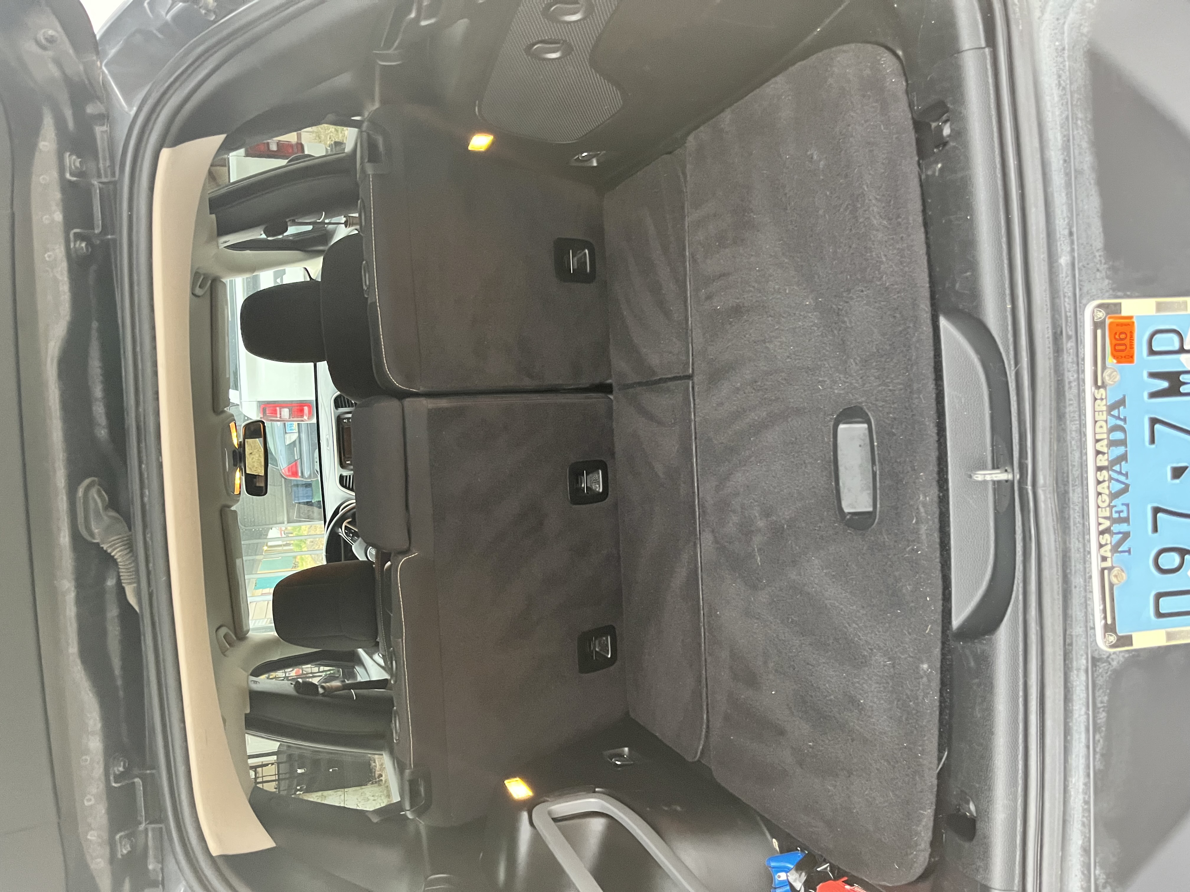 Used 2016 Jeep Cherokee Latitude w/ Cold Weather Group AWD/4WD image 6