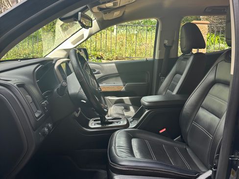 Used 2017 GMC Canyon Denali image 10