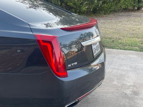 Used 2013 Cadillac XTS Luxury w/ Driver Awareness Package FWD image 5