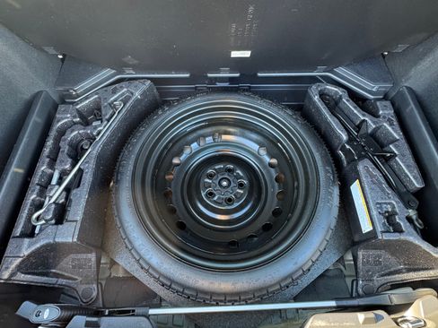 Used 2019 Toyota Corolla XSE image 15