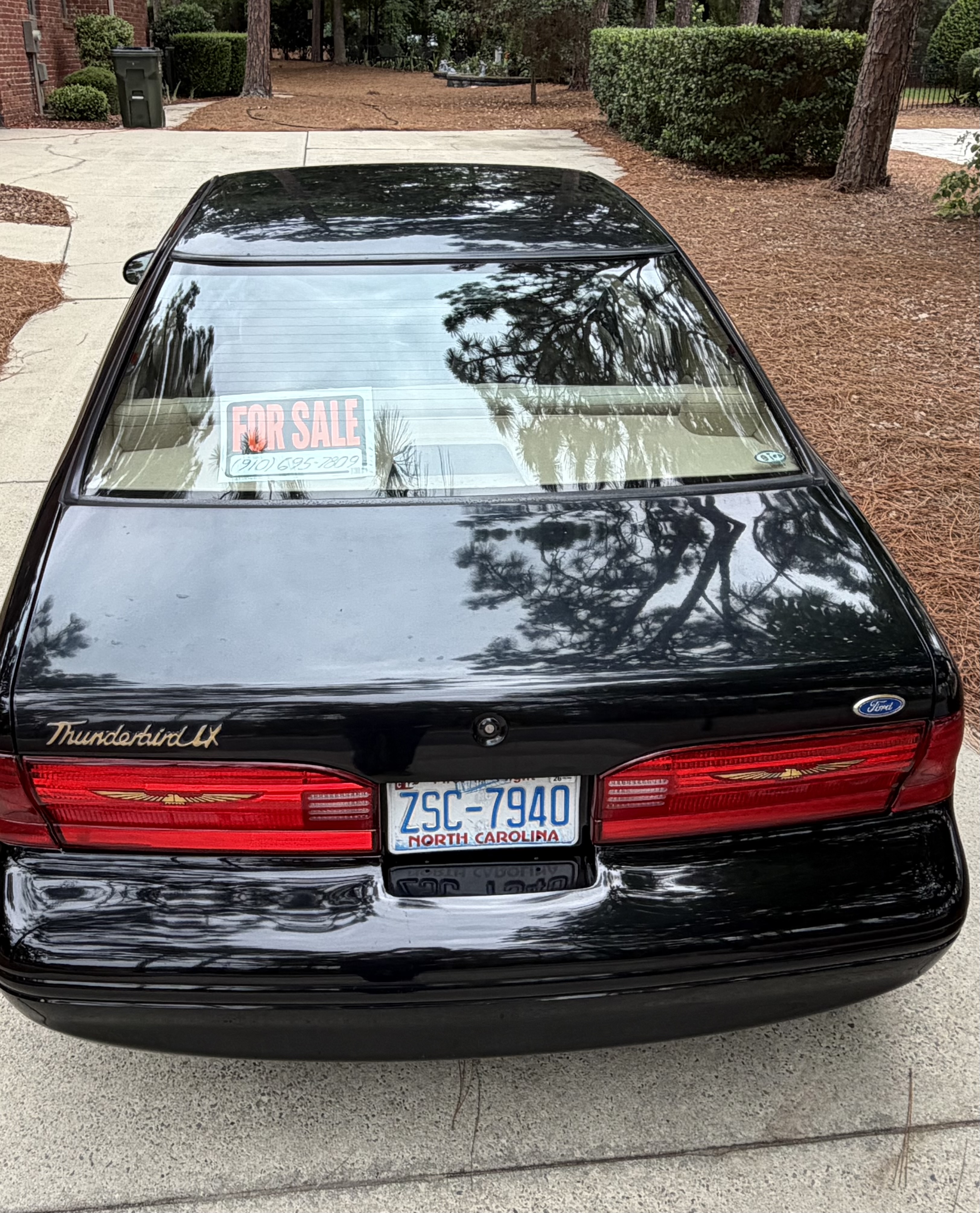 Used 1996 Ford Thunderbird LX RWD image 5