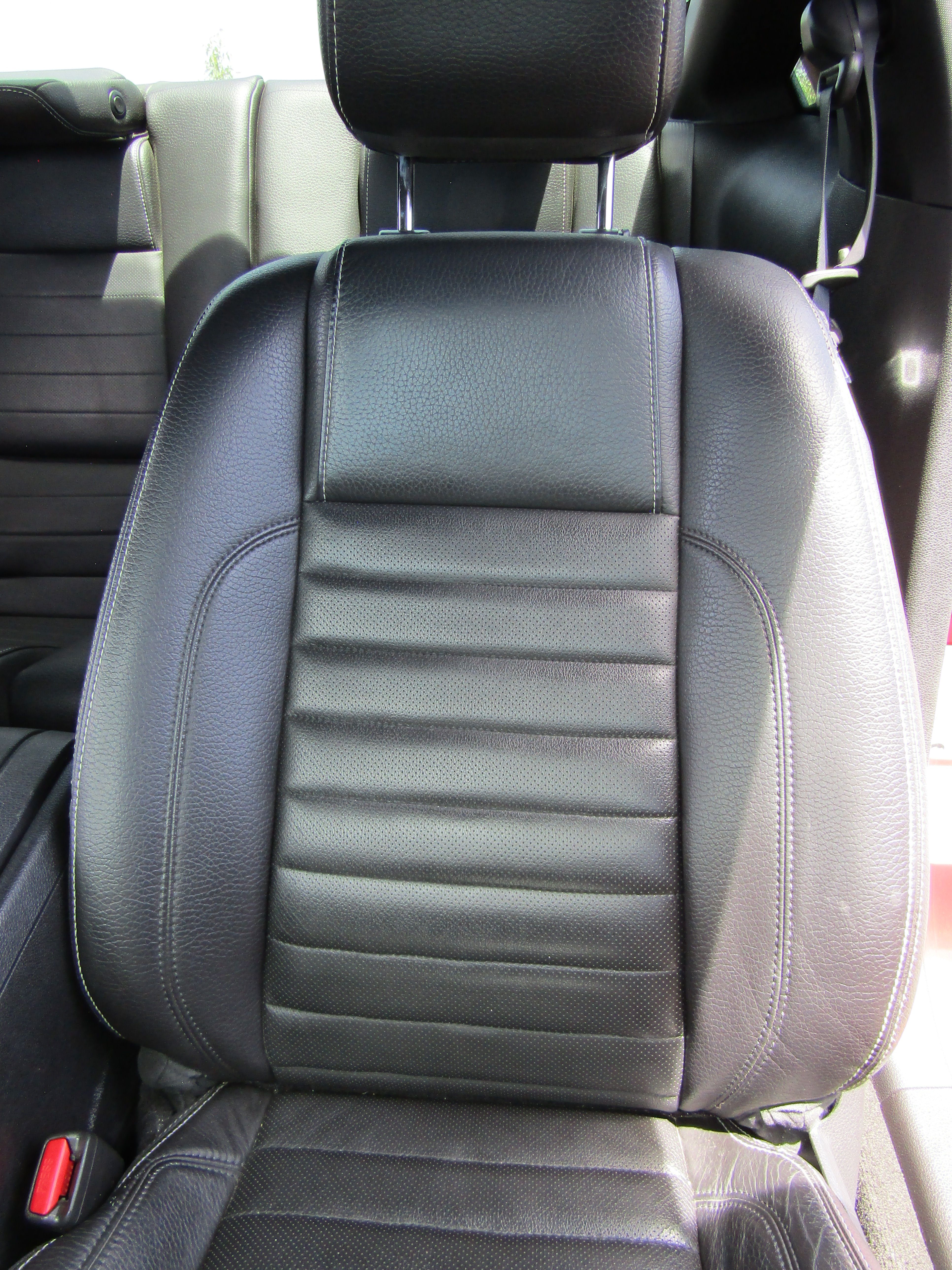 Used 2012 Ford Mustang GT Premium w/ Security Pkg RWD image 28