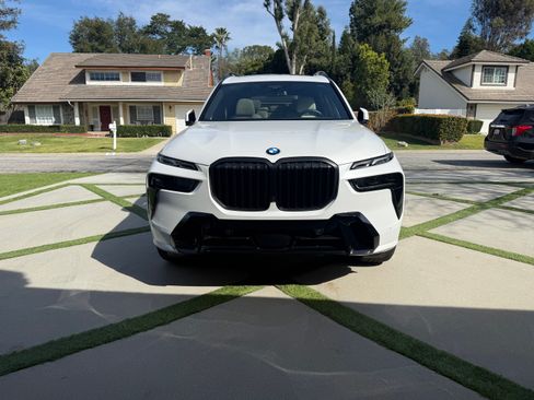 Used 2026 BMW X7 xDrive40i w/ Executive Package image 18