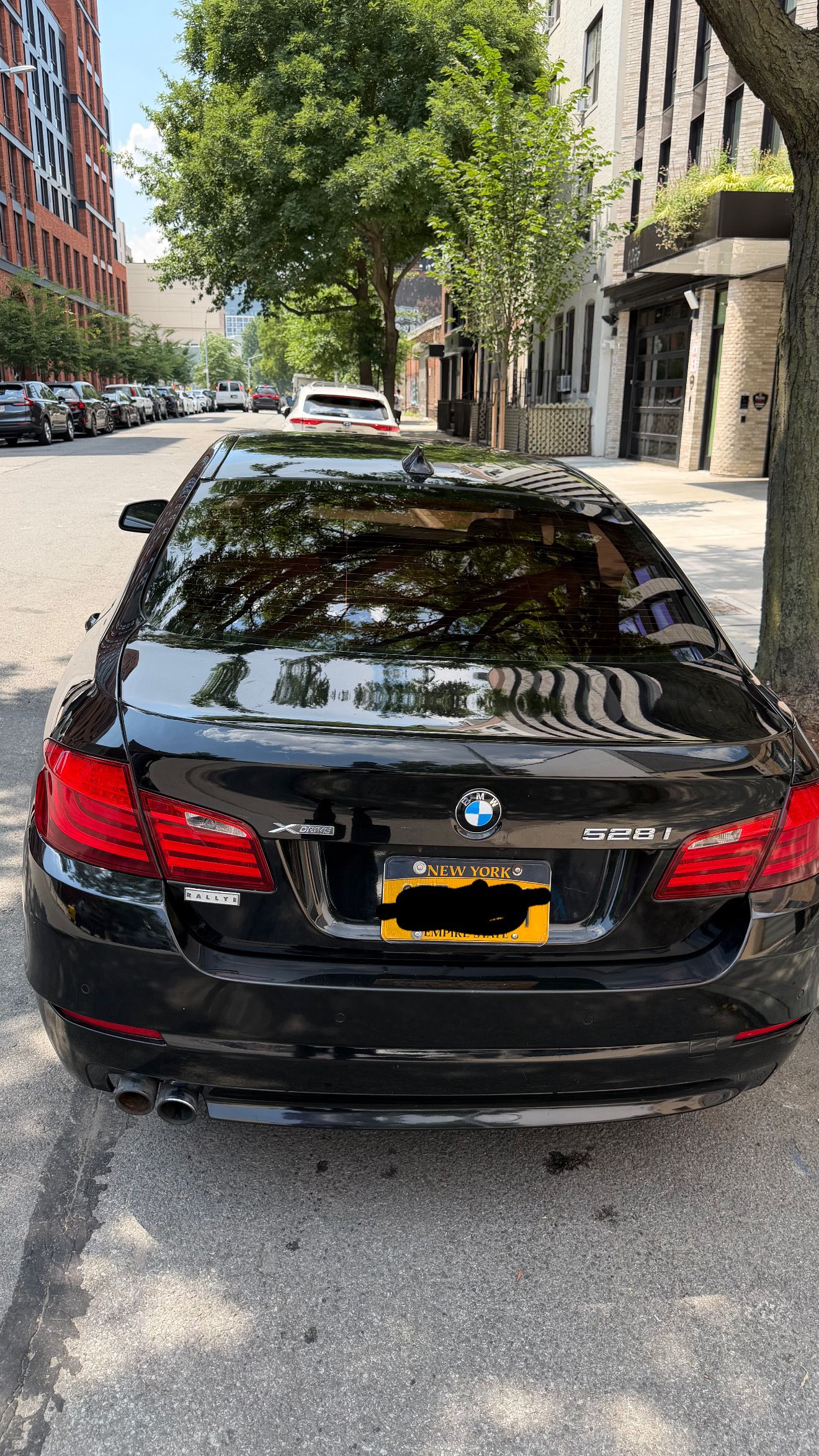 Used 2013 BMW 528i xDrive Sedan AWD/4WD image 17