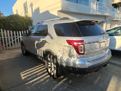 Used 2013 Ford Explorer XLT image 5