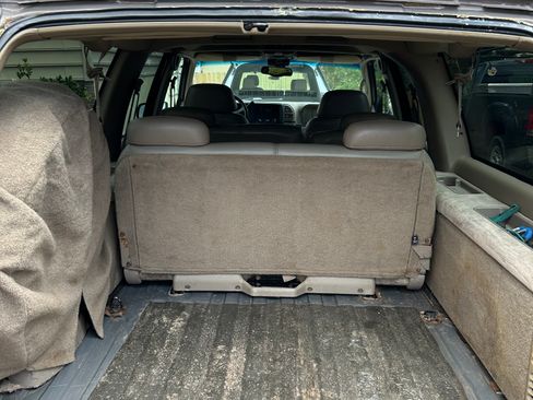 Used 1998 Chevrolet Suburban 4WD w/ Preferred Equipment Group 3 image 15