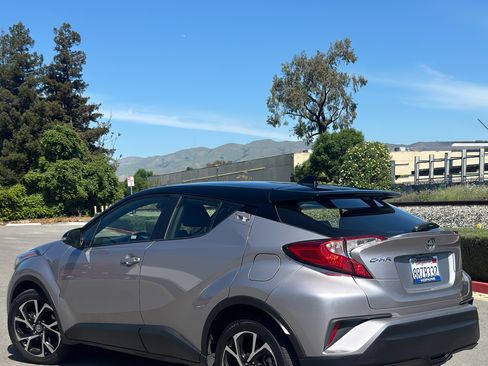 Used 2020 Toyota C-HR XLE image 12