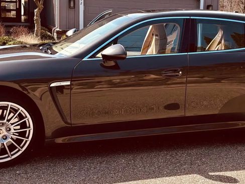 Used 2011 Porsche Panamera 4S image 1