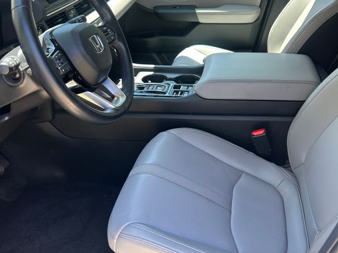 Used 2024 Honda Pilot EX-L image 5