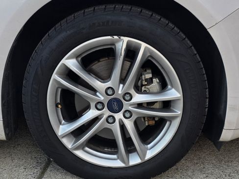 Used 2016 Ford Fusion SE image 19