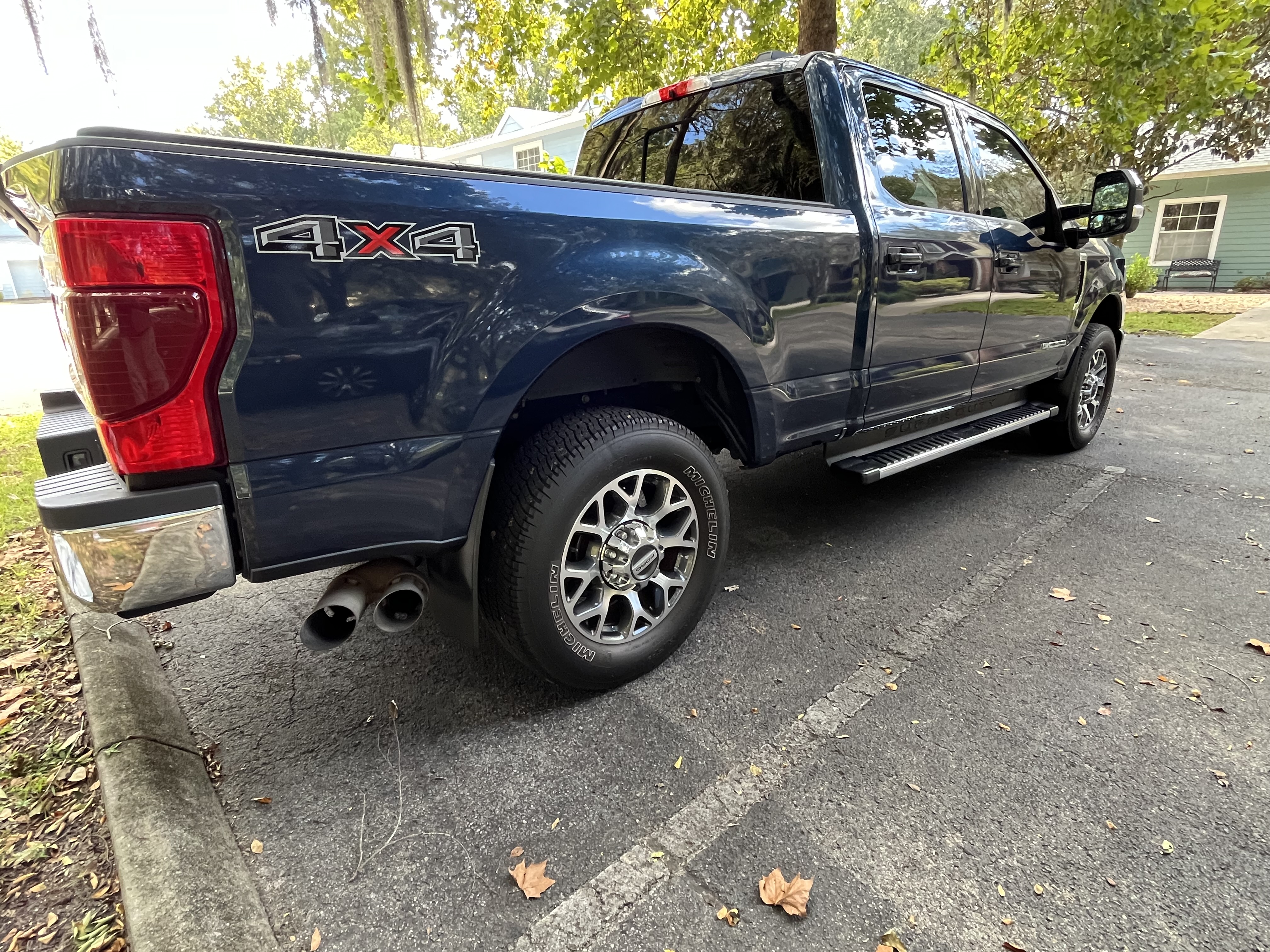 Used 2020 Ford F350 Lariat w/ Lariat Value Package AWD/4WD image 13