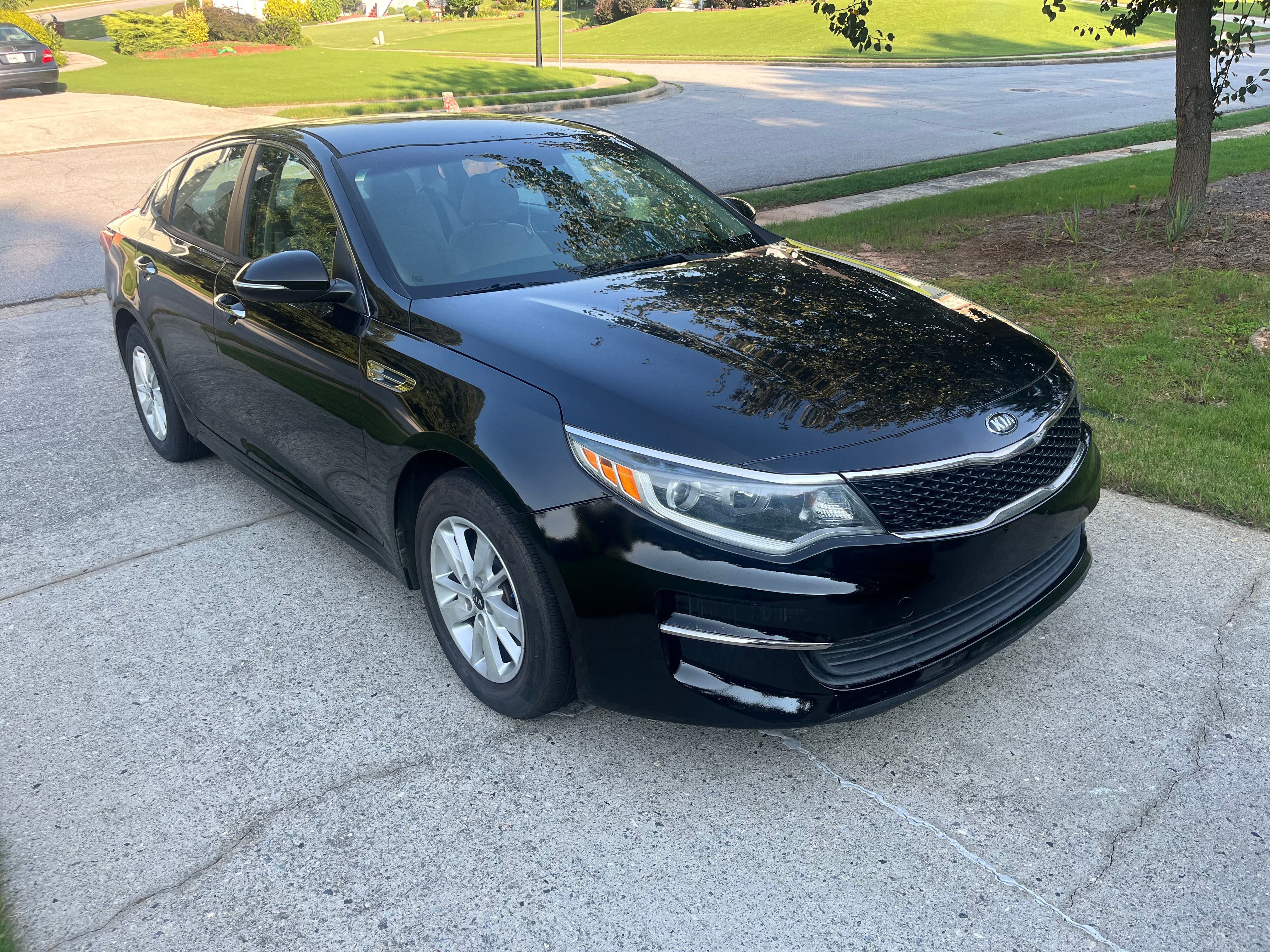 Used 2016 Kia Optima LX FWD image 2