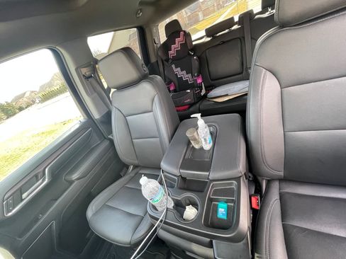 Used 2023 GMC Sierra 1500 SLT image 13