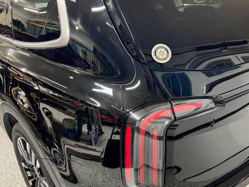 Used 2024 Kia Telluride SX Prestige w/ Towing Package image 9