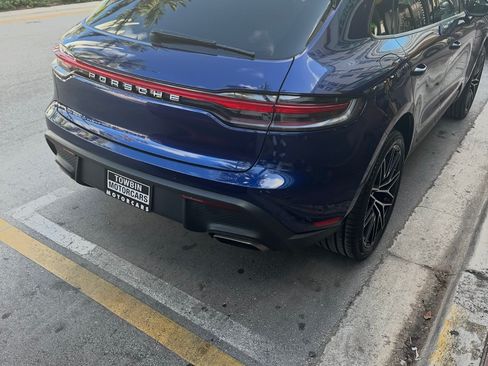 Used 2023 Porsche Macan Turbo image 2