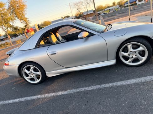 Used 2001 Porsche 911 Cabriolet image 2