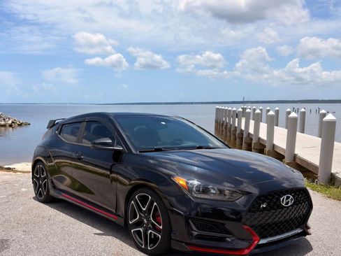 Used 2020 Hyundai Veloster N w/ Performance Package FWD image 2