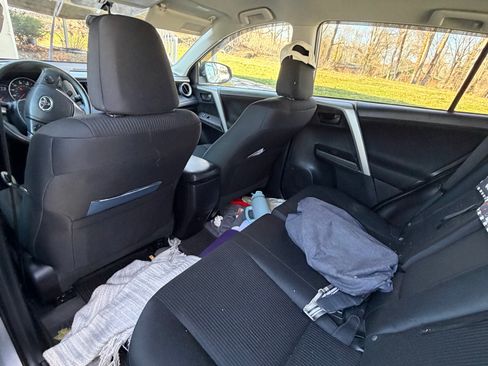 Used 2016 Toyota RAV4 LE image 12