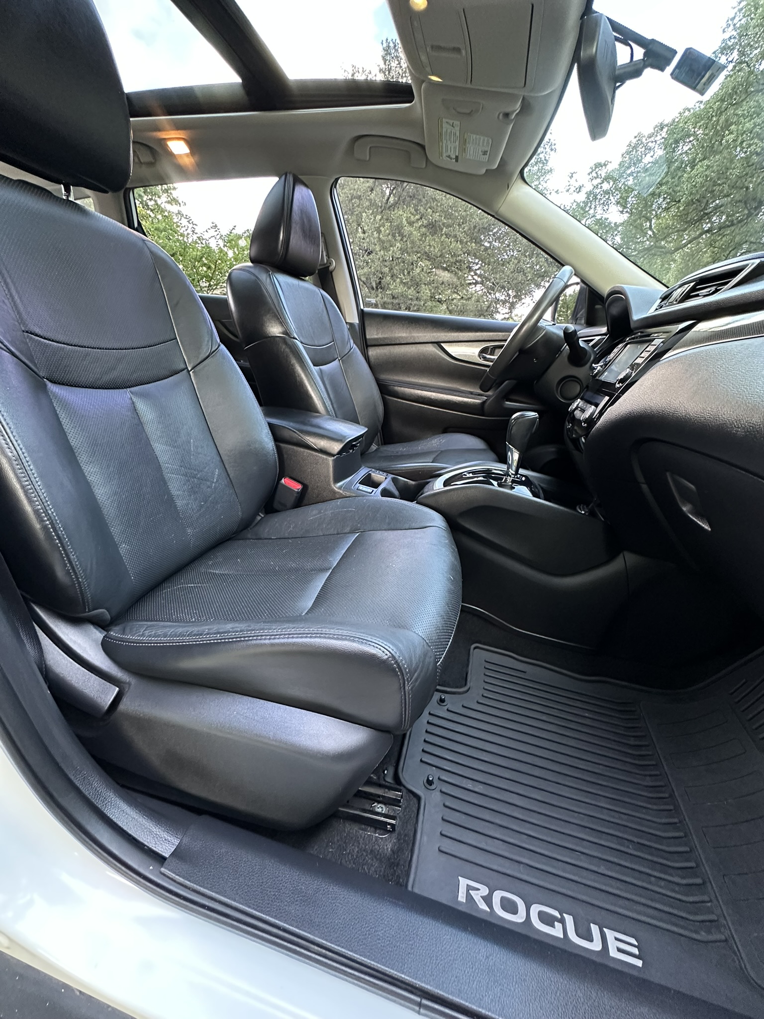 Used 2014 Nissan Rogue SL w/ SL Premium Package FWD image 9