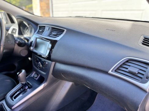 Used 2019 Nissan Sentra SV image 13