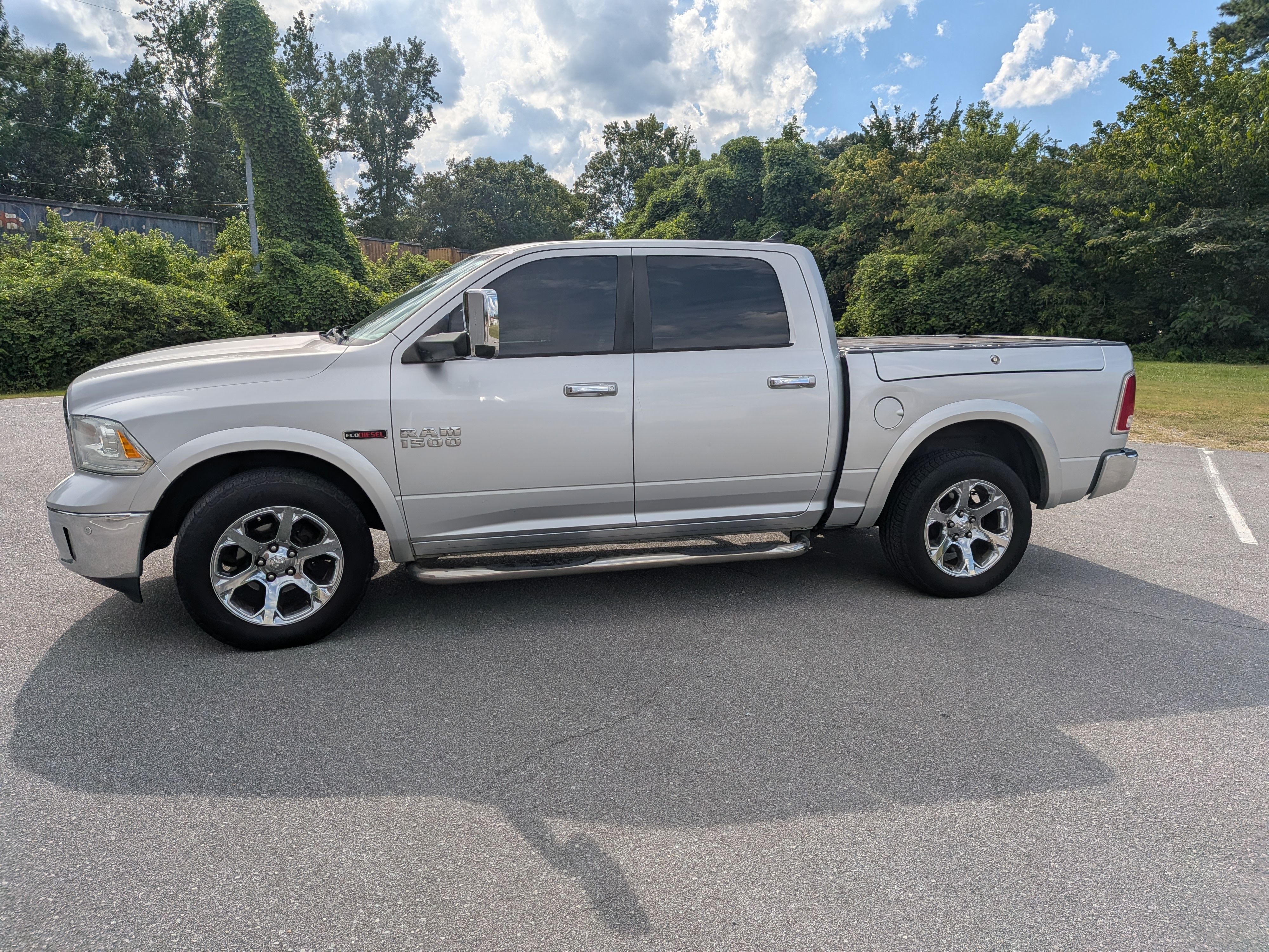 Used 2015 RAM 1500 Laramie AWD/4WD image 4