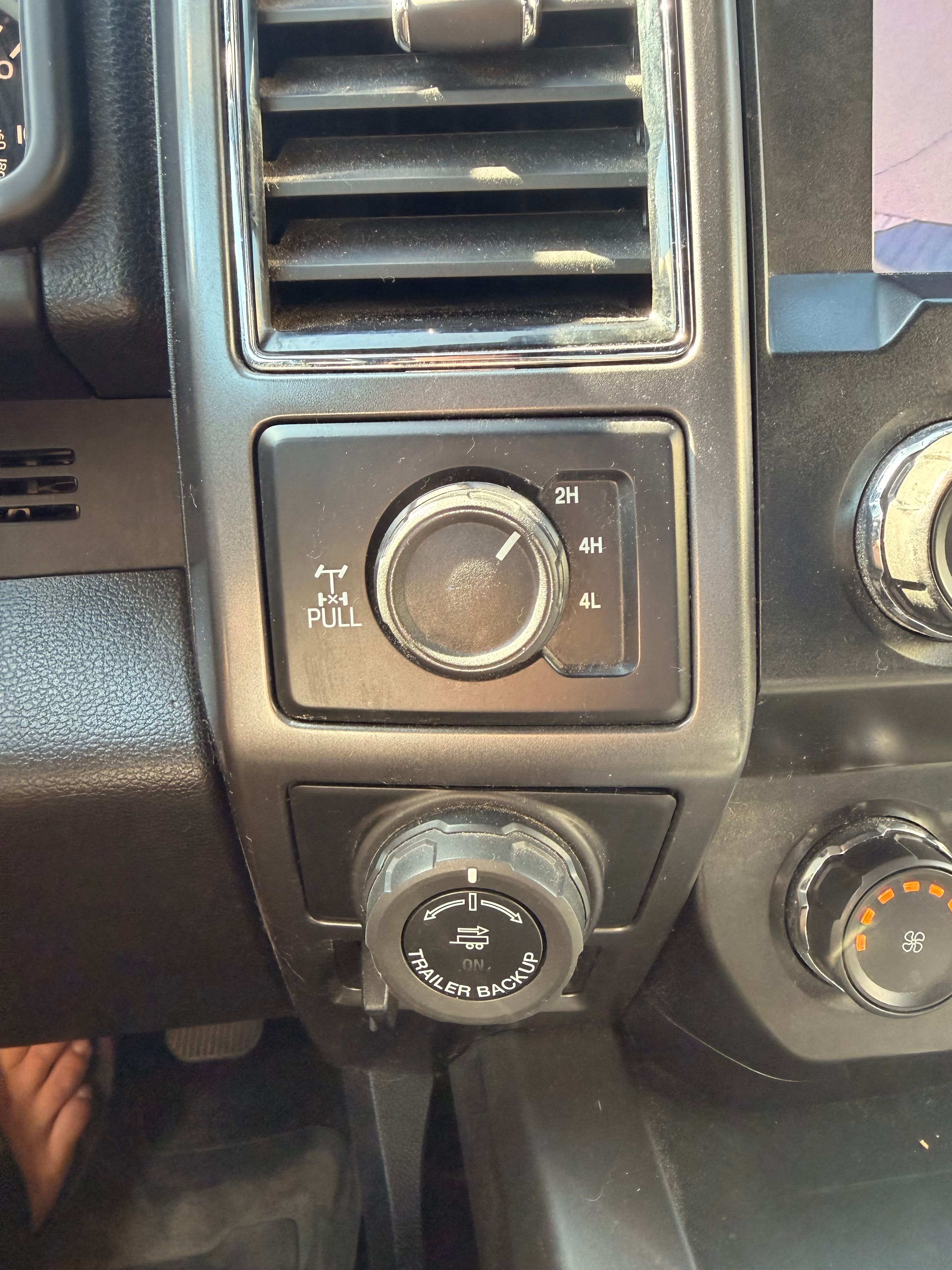 Used 2020 Ford F150 XLT w/ Equipment Group 302A Luxury AWD/4WD image 15