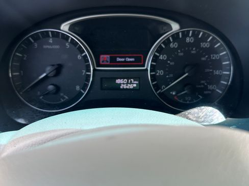 Used 2013 Nissan Altima 2.5 SV FWD image 10