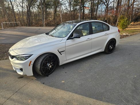 Used 2018 BMW M3 CS image 9