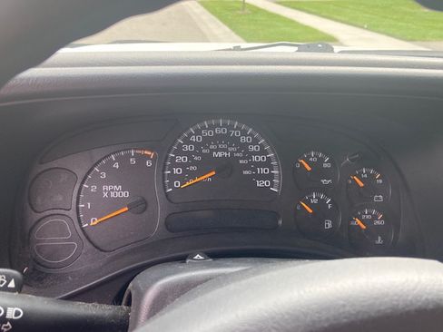 Used 2005 Chevrolet Silverado 1500 W/T image 14