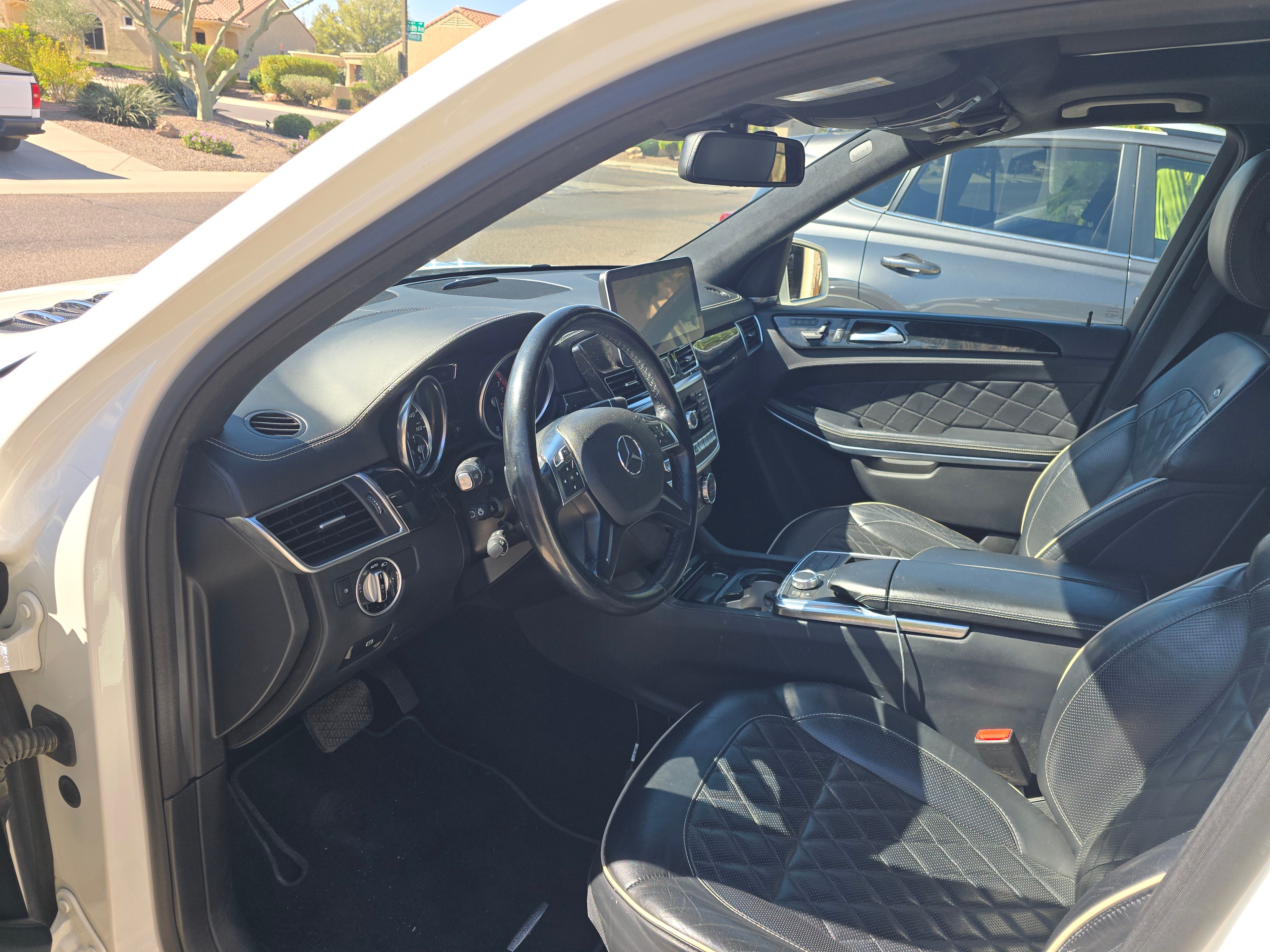 Used 2014 Mercedes-Benz GL 550 4MATIC image 14