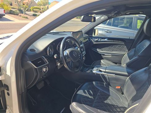 Used 2014 Mercedes-Benz GL 550 4MATIC image 14