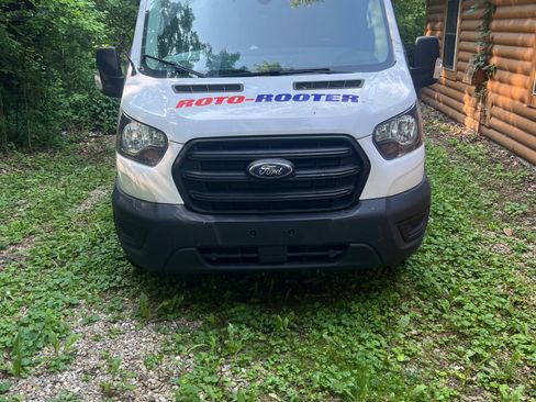 Used 2020 Ford Transit 250 Medium Roof image 10