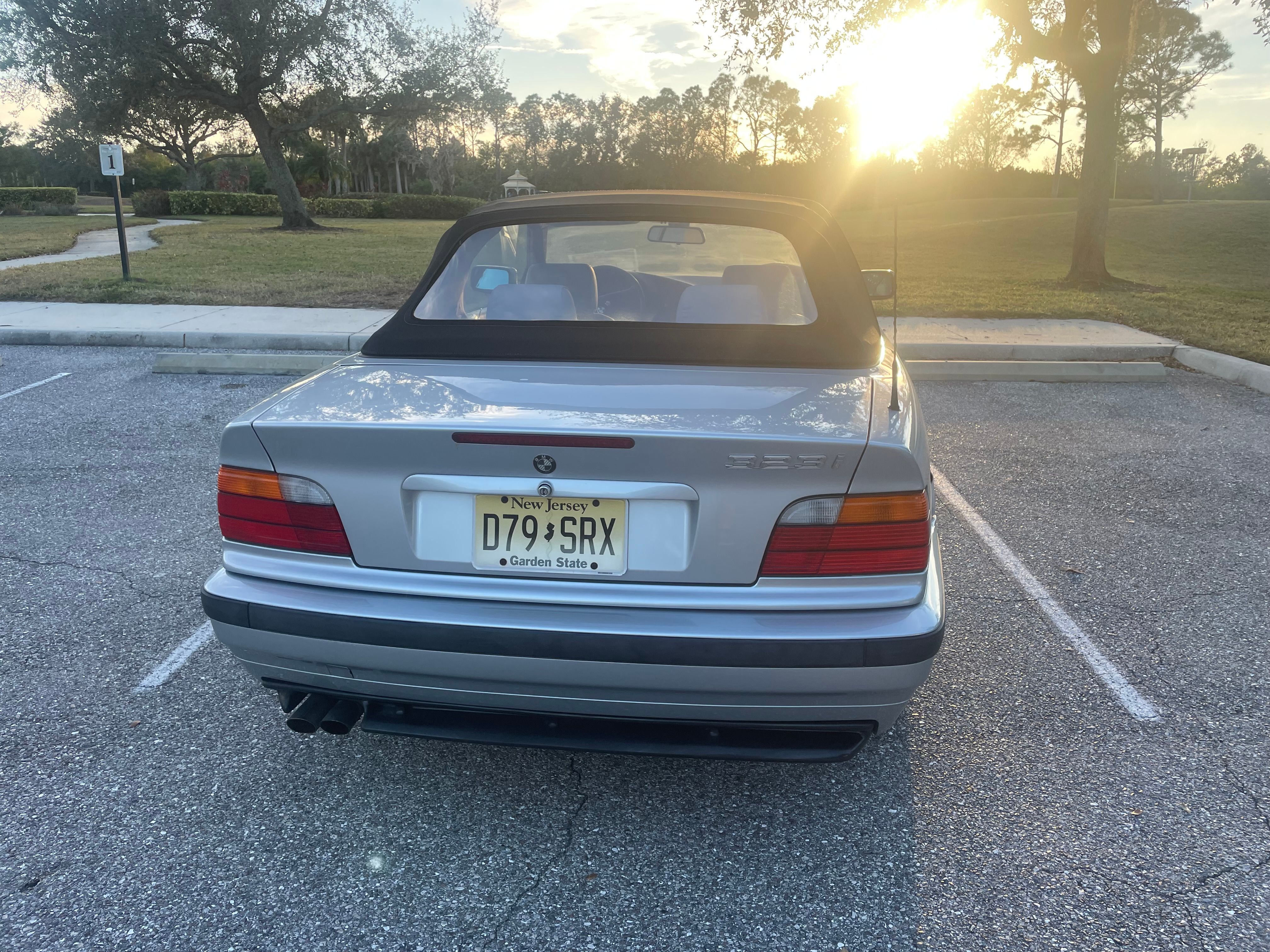 Used 1998 BMW 323i Convertible RWD image 4