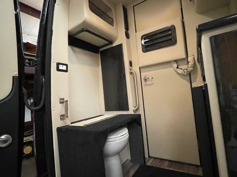 Used 2023 Mercedes-Benz Sprinter 2500 image 5
