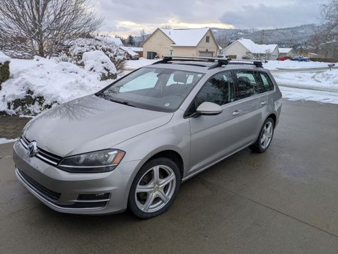 Used 2015 Volkswagen Golf TDI SE w/ Lighting Package image 2