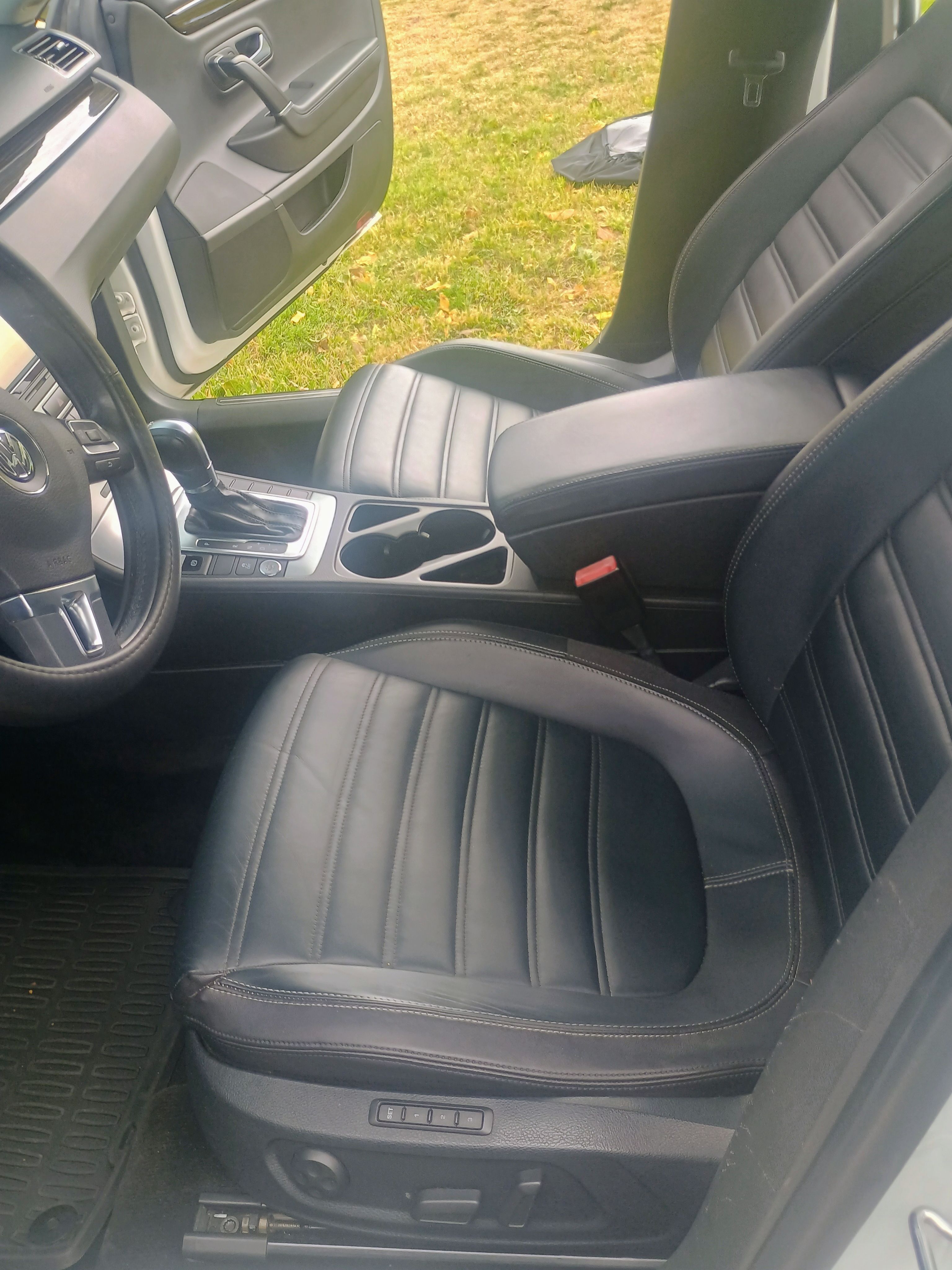 Used 2014 Volkswagen CC Executive FWD image 8