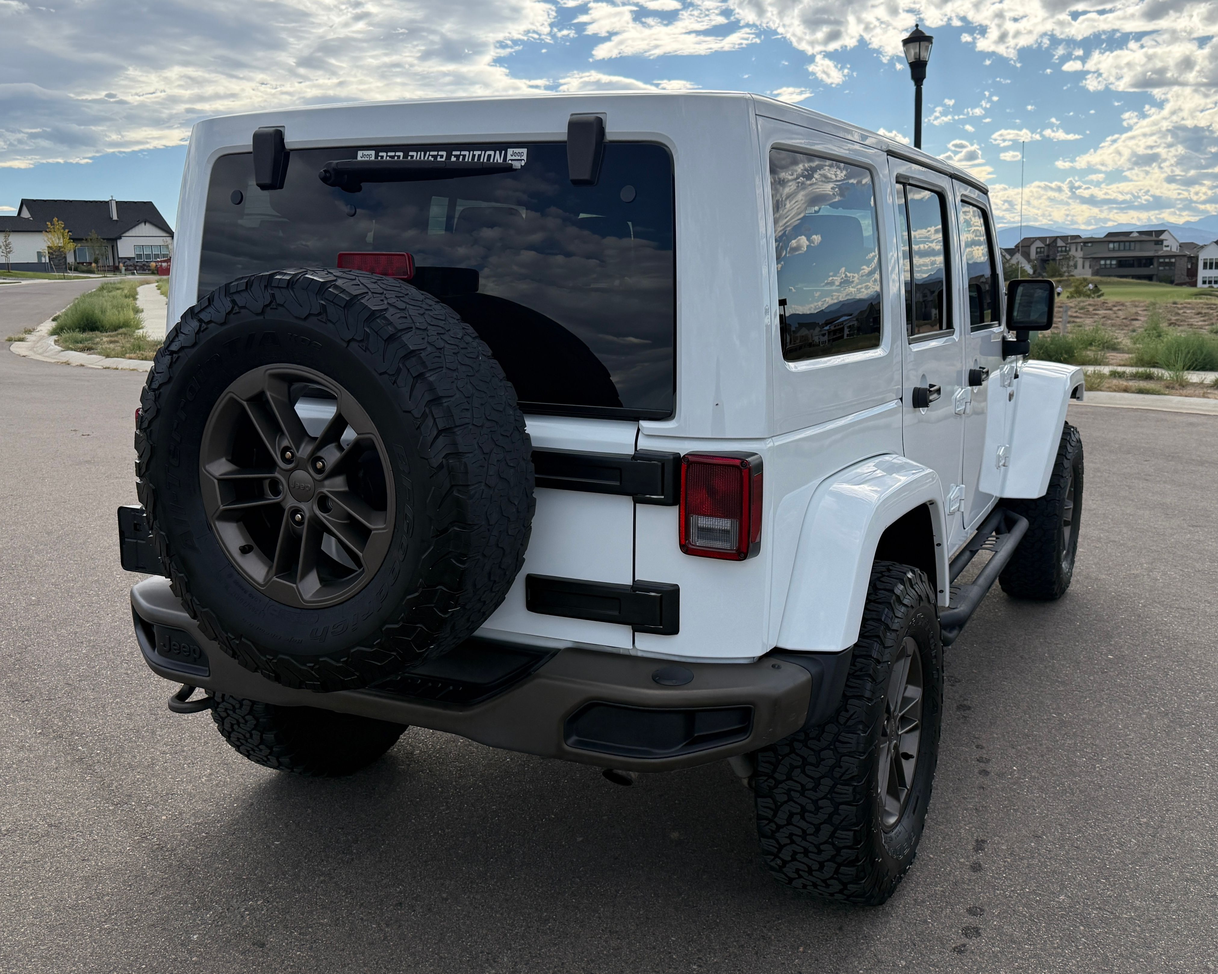 Used 2017 Jeep Wrangler Unlimited Sahara AWD/4WD image 6
