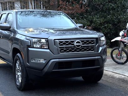 Used 2022 Nissan Frontier SV w/ Technology Package