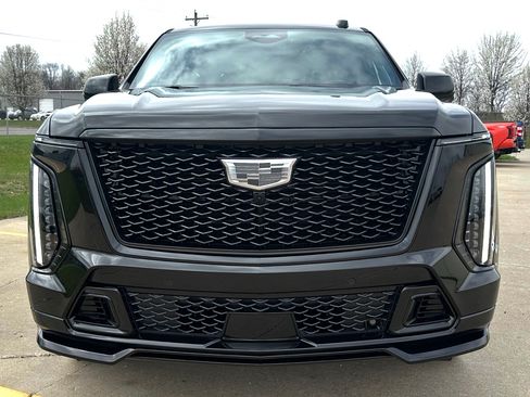 Used 2026 Cadillac Escalade V w/ LPO, ONYX Package image 2