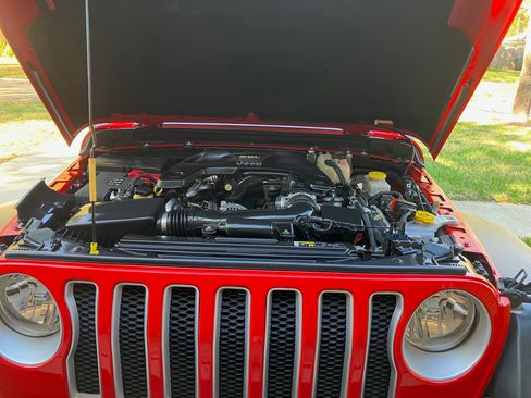 Used 2018 Jeep Wrangler Unlimited Sport S image 2