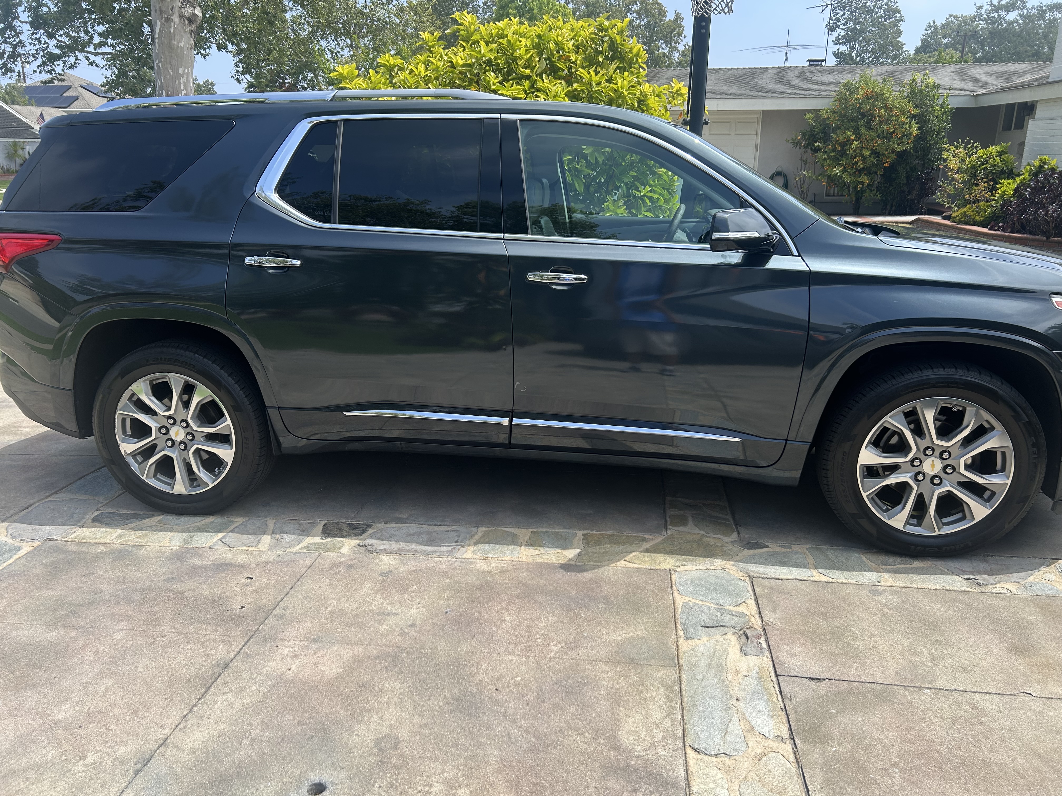 Used 2018 Chevrolet Traverse Premier FWD image 5