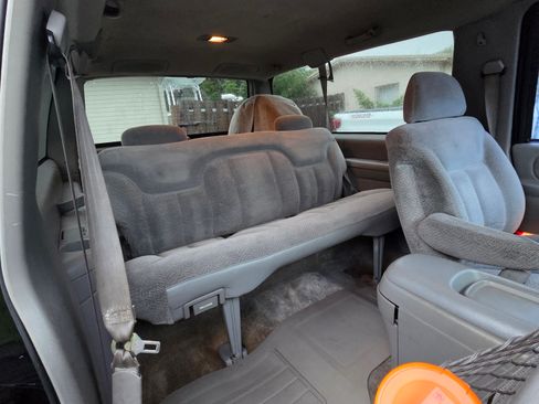 Used 1995 GMC Yukon Sport Utility 2D image 8