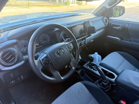 Used 2021 Toyota Tacoma TRD Off-Road w/ Technology Package image 9