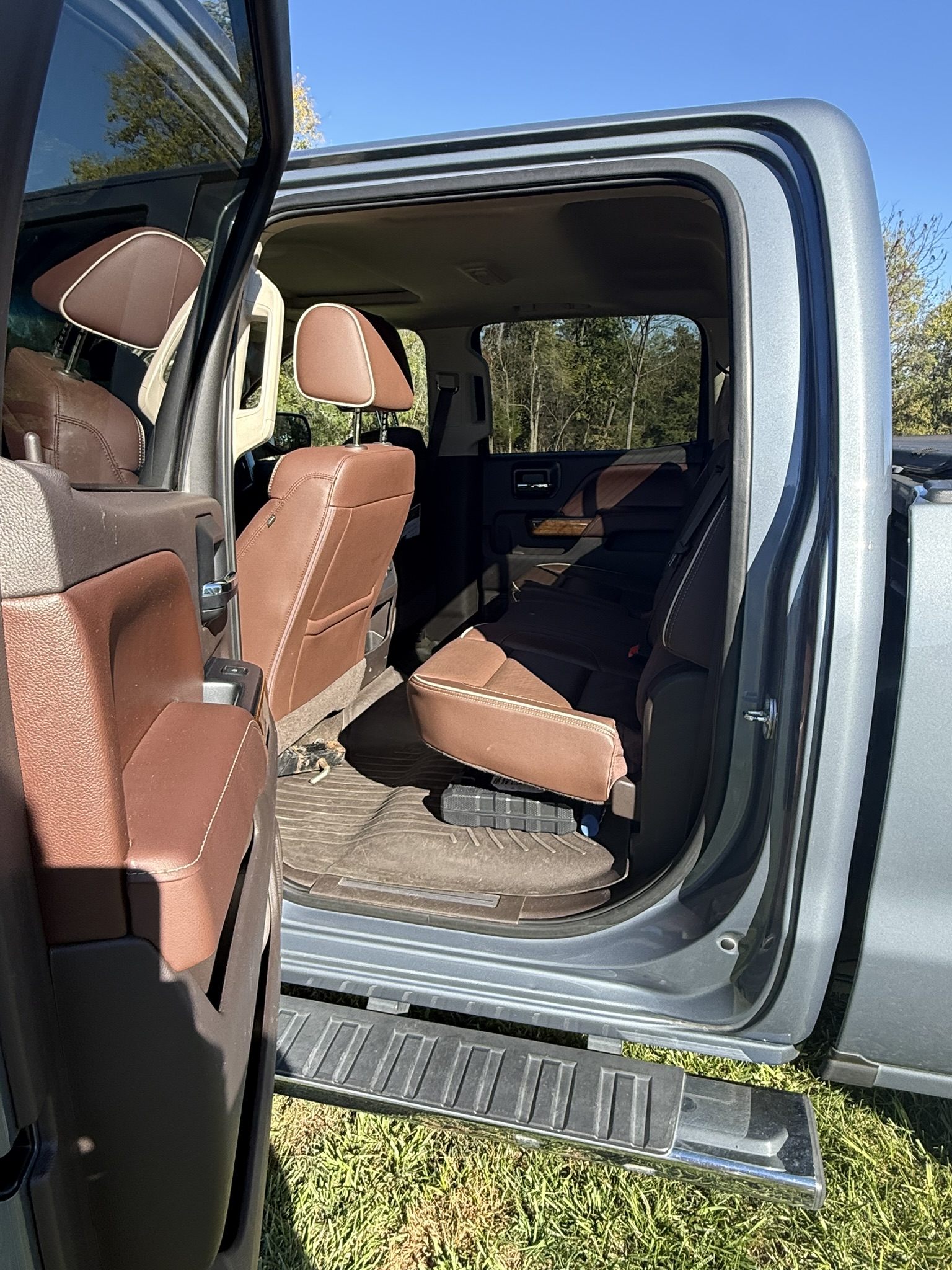 Used 2016 Chevrolet Silverado 2500 High Country w/ High Country Premium Package AWD/4WD image 6