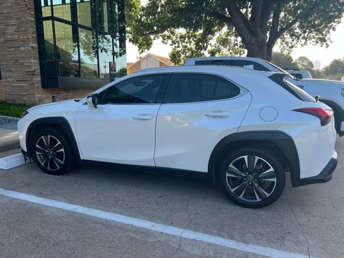 Used 2019 Lexus UX 200 F Sport image 8