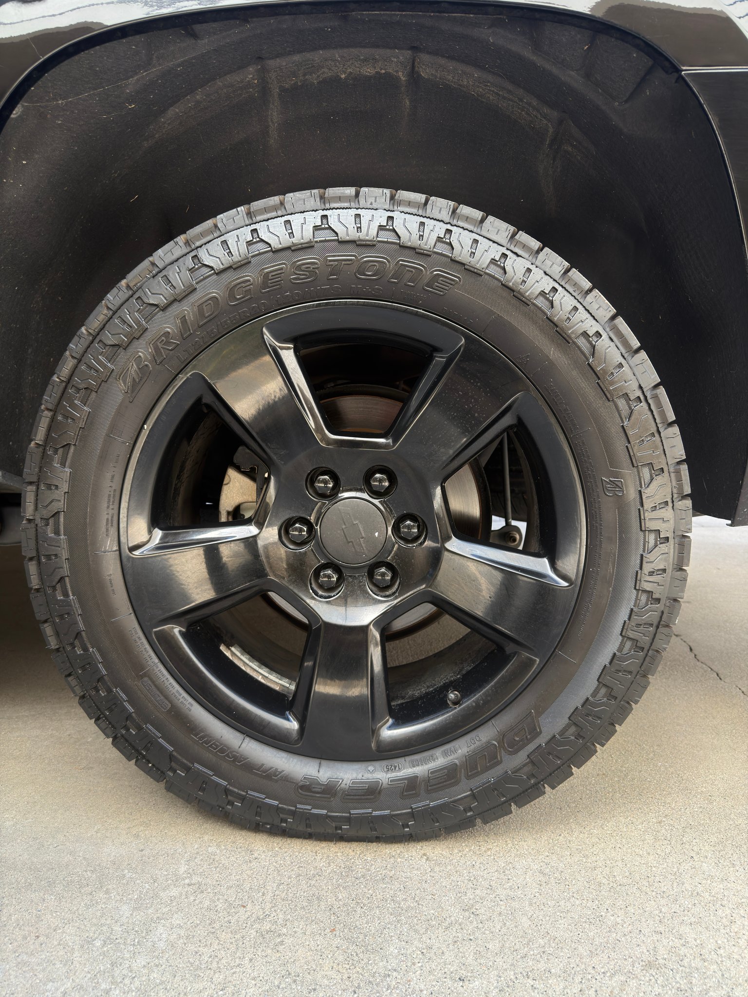 Used 2019 Chevrolet Suburban LT RWD image 15