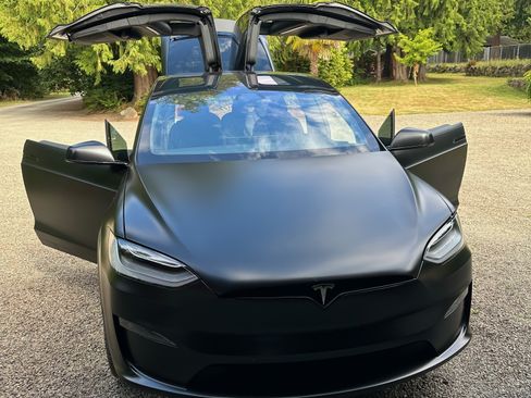 Used 2022 Tesla Model X Plaid image 29